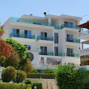 3* Hotel Eksamilia